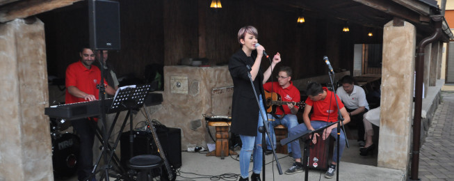 Spevácky koncert Frederiky Kašiarovej a Ivany Uhrinovej